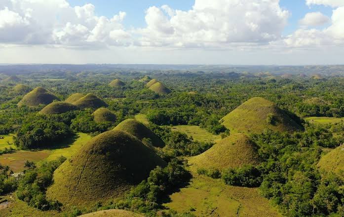 3.Chocolate-Hills_-Natures-Unique-Creation_.jpg